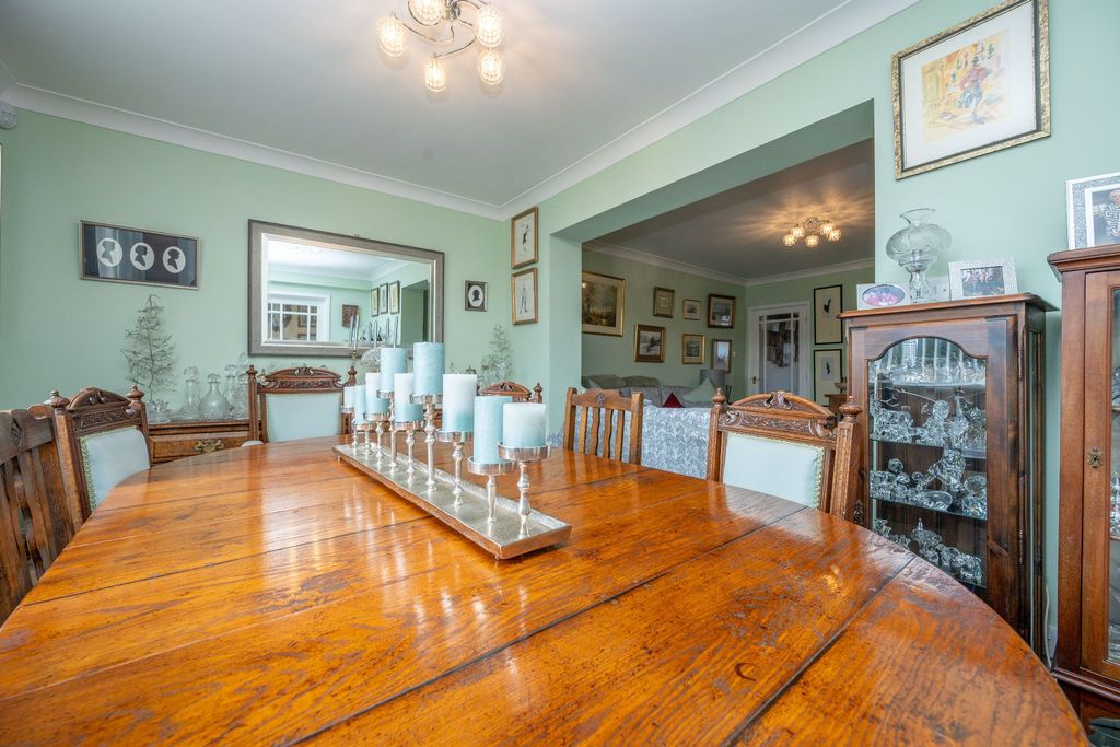 Additional image 16 of 4 bed semi-detached house for saleThrockmorton Road, Alcester B49