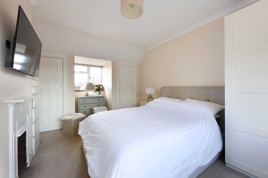 Additional image 8 of 3 bed terraced house for saleWaller Road, Beaconsfield, Buckinghamshire HP9