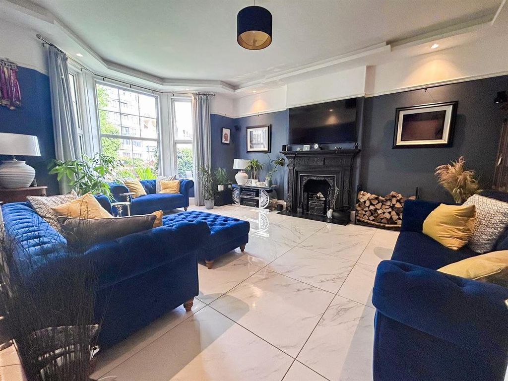 Additional image 2 of 3 bed flat for saleWest Parade, Bexhill-On-Sea TN39