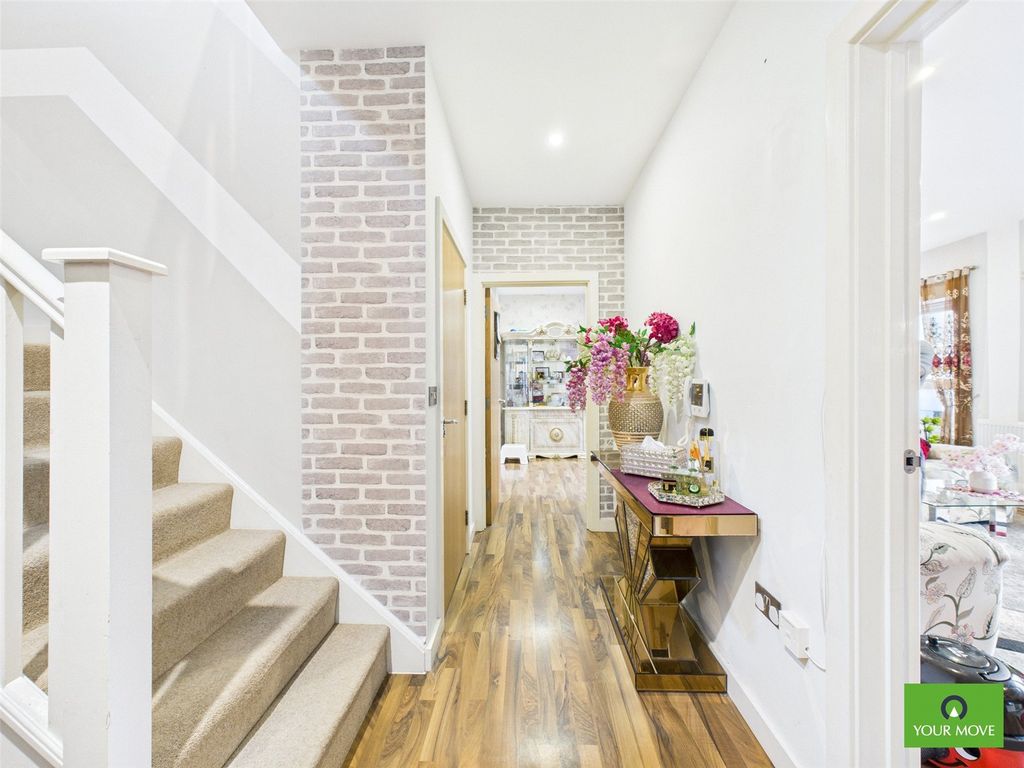Additional image 7 of 3 bed flat for saleVestry Court, 2, Bournebrook Grove, Romford RM7