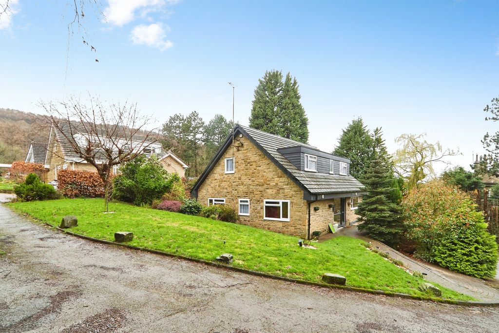 4 bed detached house for saleLongwood Avenue, Bingley BD16