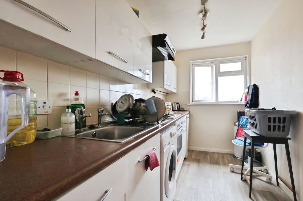 Additional image 3 of 1 bed flat for saleSanderling Close, Letchworth SG6