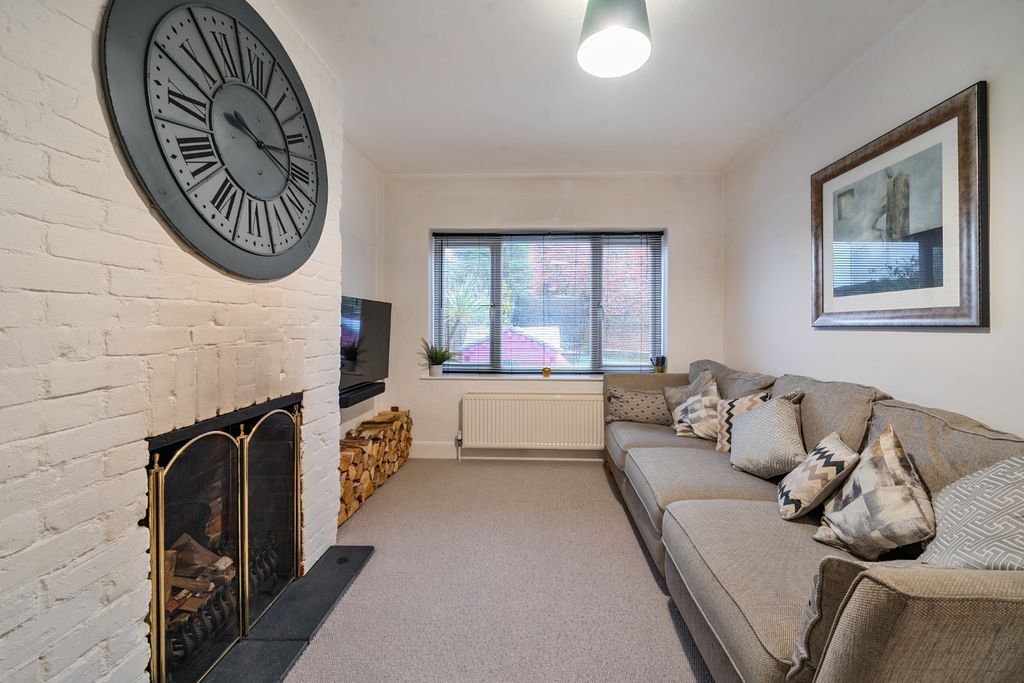 Additional image 5 of 4 bed semi-detached house for saleWhitedown Lane, Alton GU34