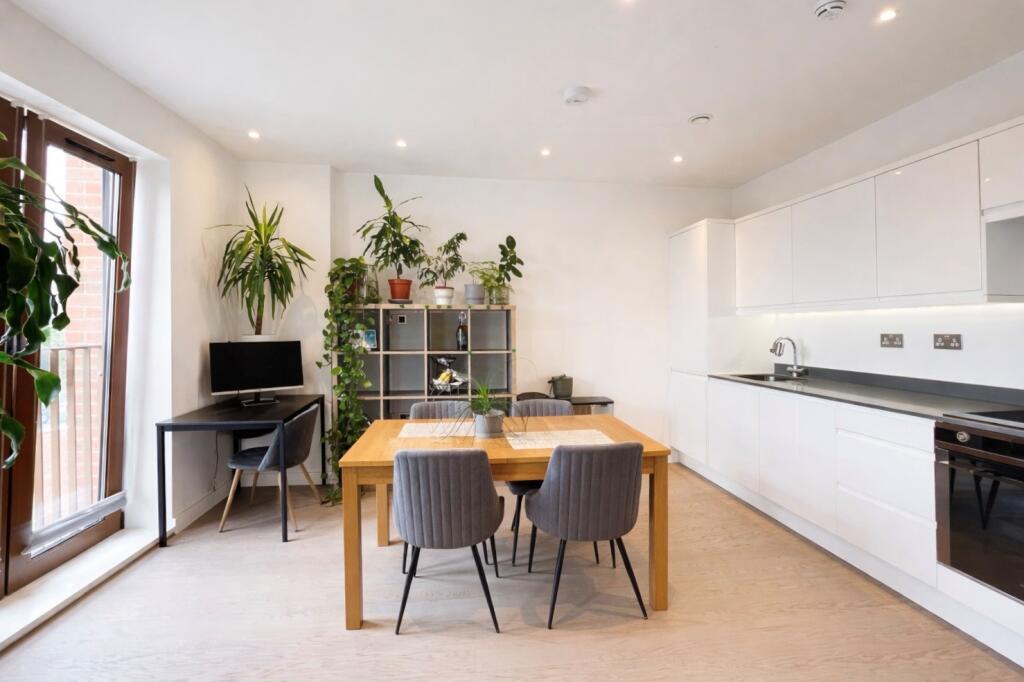 Additional image 2 of Ziggarut, London