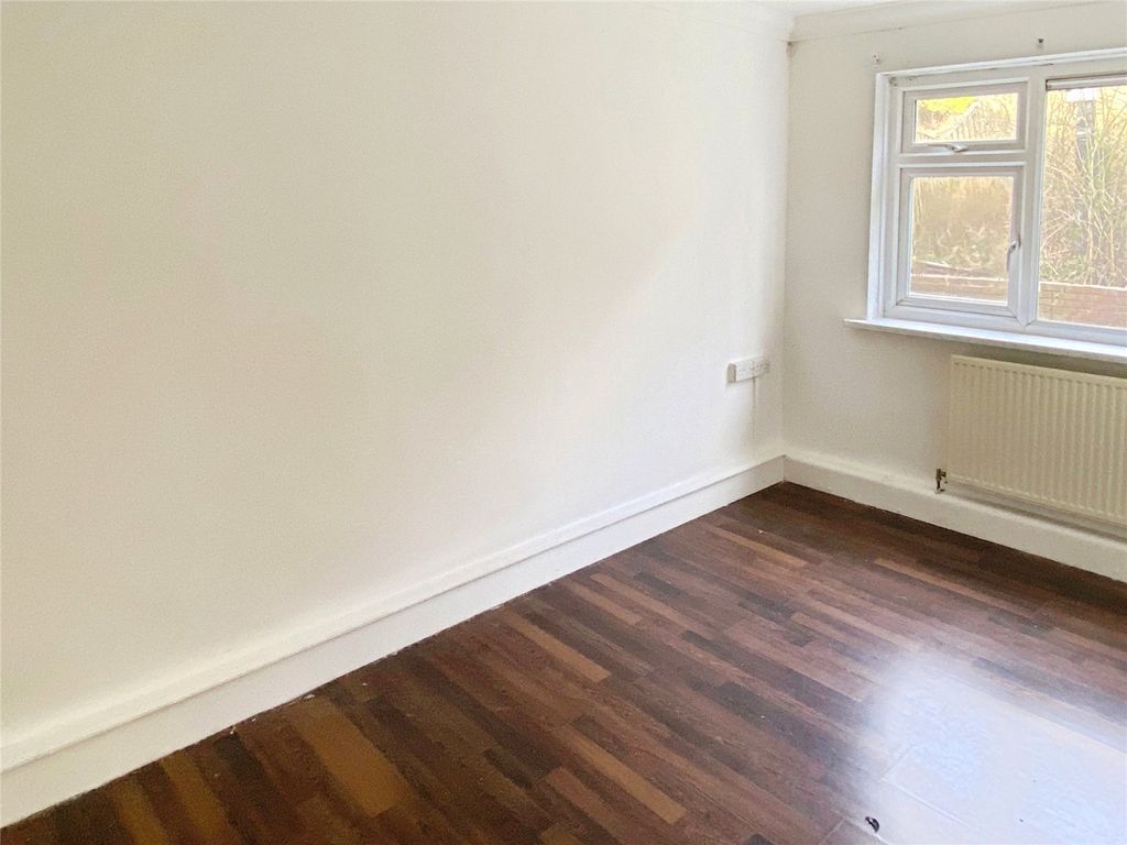 Additional image 5 of 2 bed flat for saleChinewood Avenue, Batley WF17