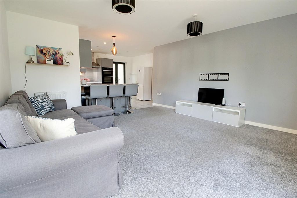 Additional image 15 of 2 bed flat for saleBirtchnell Close, Berkhamsted HP4