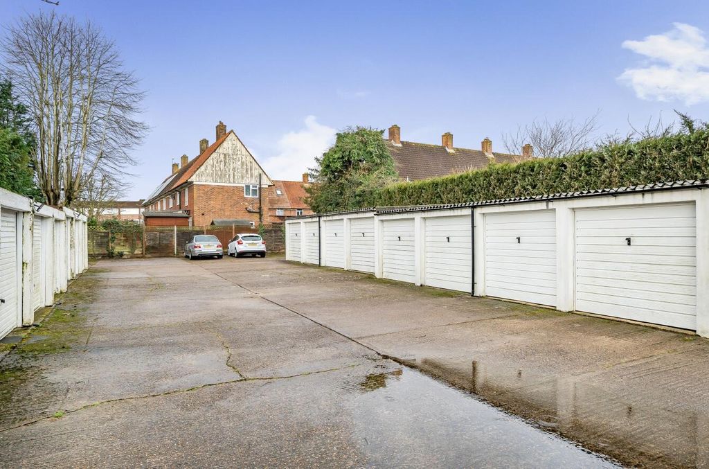 Additional image 17 of 2 bed flat for salePound Road, Banstead SM7
