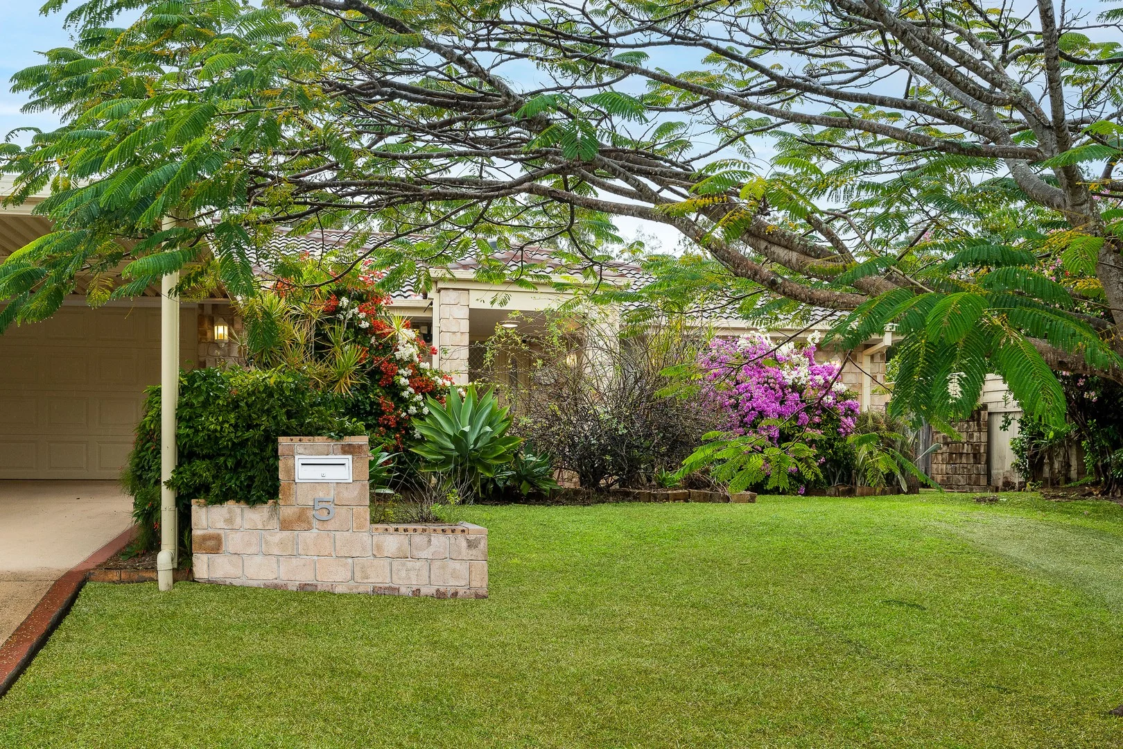 5 Cliff Salisbury Court, Samford Village QLD 4520