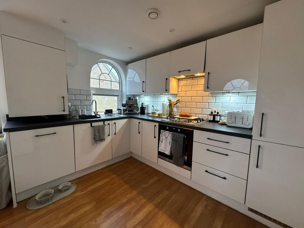 2 bed flat for saleWeir Road, Bexley DA5 photo 3