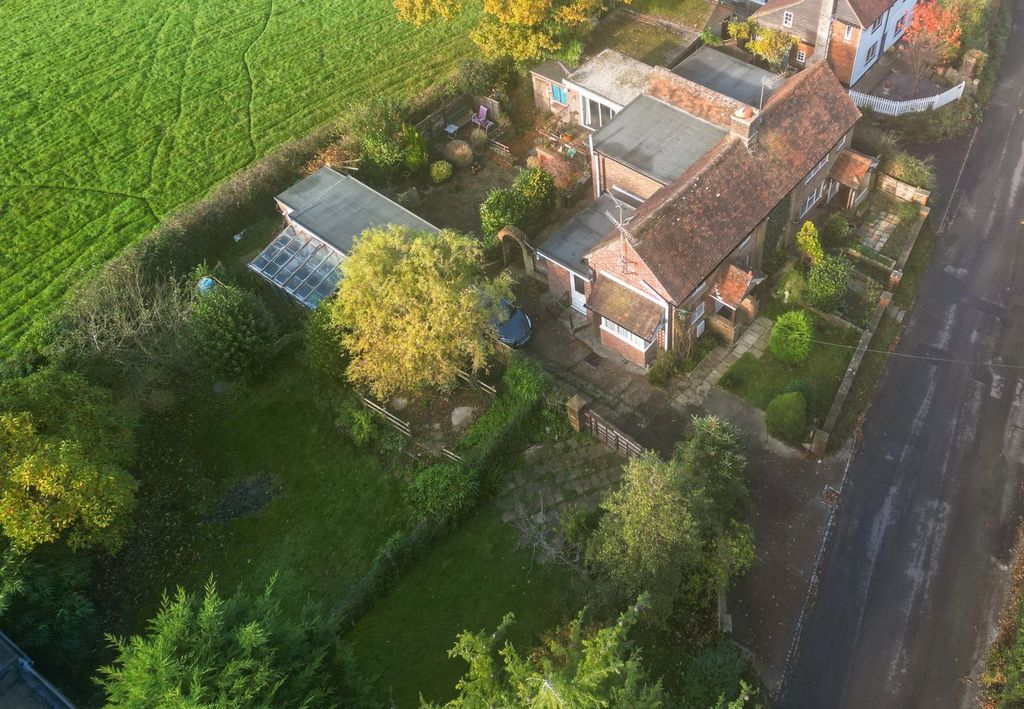 5 bed property for saleNetherfield Road, Battle TN33 photo 5