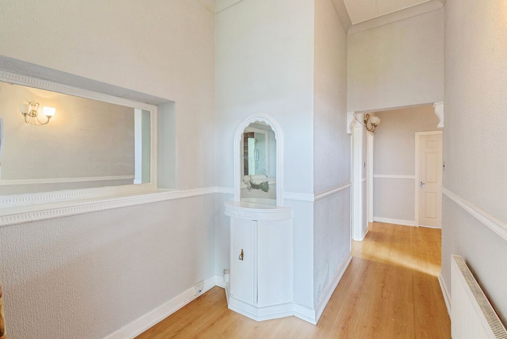 Additional image 2 of 3 bed flat for saleNorth Promenade, Lytham St. Annes, Lancashire FY8