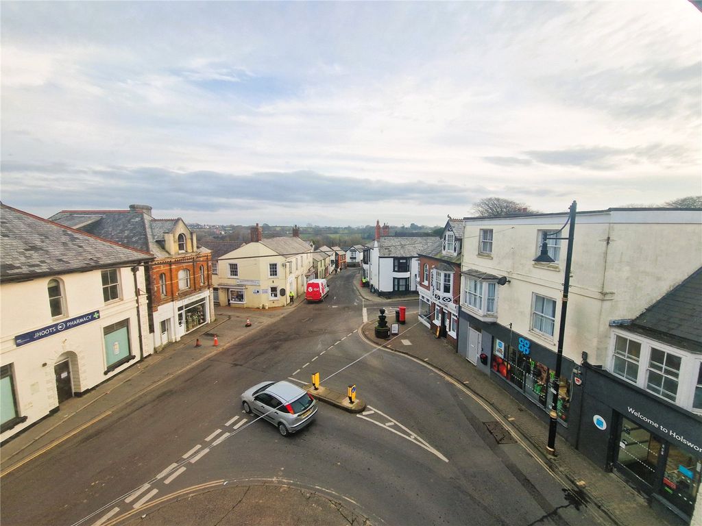 2 bed flat for saleBarclays Chambers, 20 Fore Street, Holsworthy, Devon EX22 photo 2