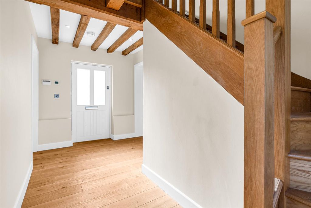 4 bed barn conversion for saleParsonage Barns, Forest Hall Road CM24 photo 3