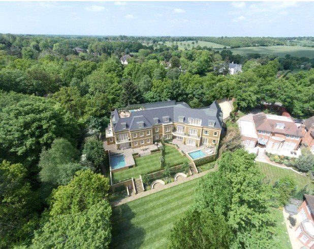Land for saleThe Residence, 106 Camlet Way, Hadley Wood EN4