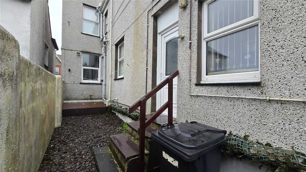 Additional image 5 of 1 bed flat for saleBryn Goleu Avenue North, Holyhead, Isle Of Anglesey LL65