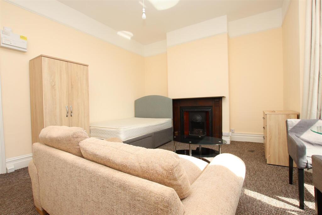 Newbridge Road, Bath, BA1