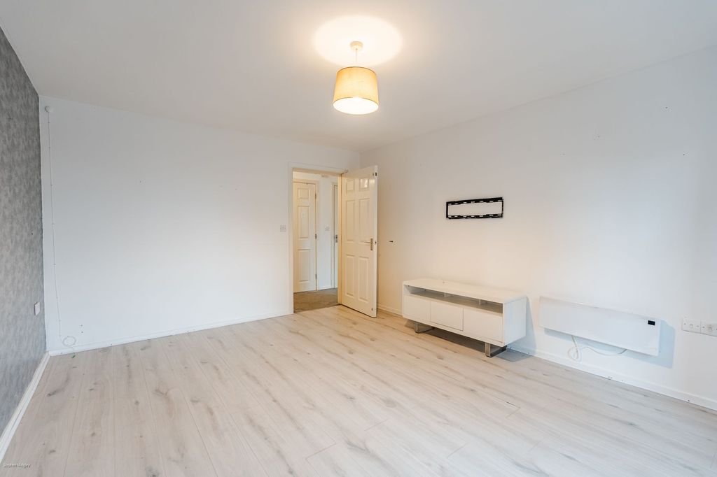 Additional image 3 of 2 bed flat for saleHighfield Chase, Dewsbury WF13