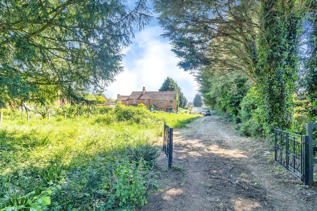 3 bed semi-detached house for saleCardington Road, Bedford MK42