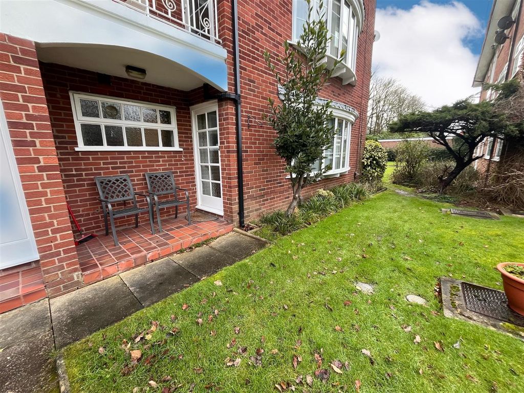 Additional image 7 of 2 bed flat for saleLynton Lane, Alderley Edge SK9