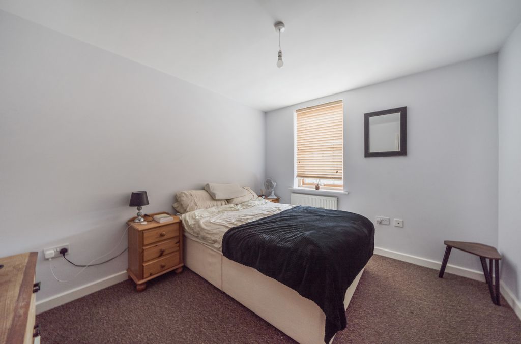 Additional image 7 of 2 bed flat for saleFigham Road, Beverley HU17
