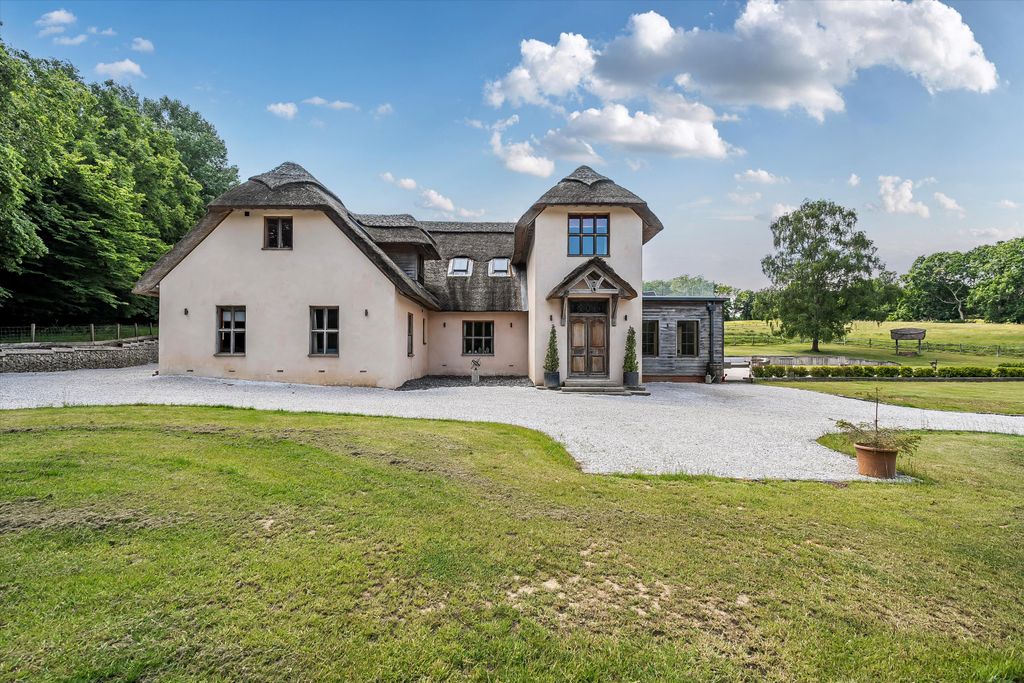 6 bed detached house for saleLondon Road, Battle, East Sussex TN33