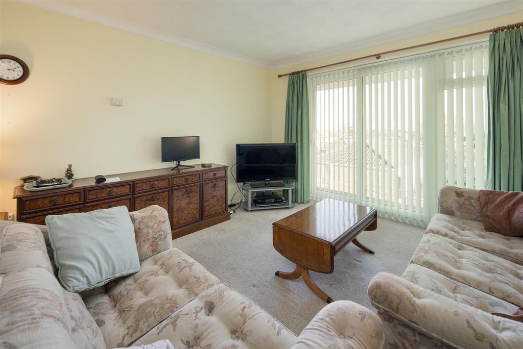 Additional image 6 of 2 bed flat for saleGrange Gardens, Bembridge PO35