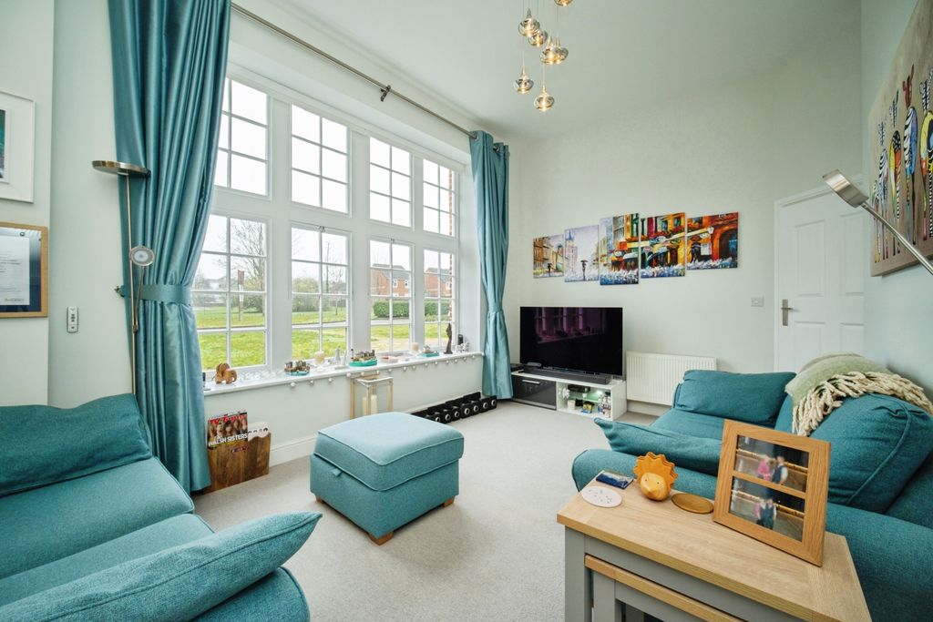 Additional image 10 of 2 bed flat for saleHospital Hill, Aldershot GU11
