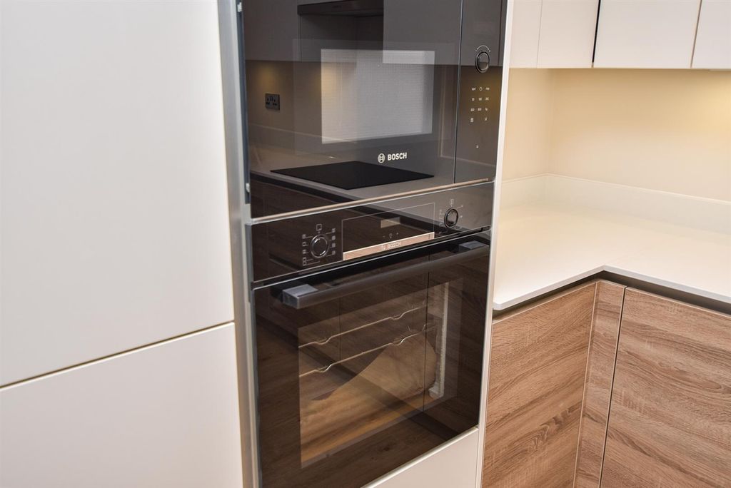 Additional image 7 of 2 bed flat for saleHigh Road, Benfleet SS7