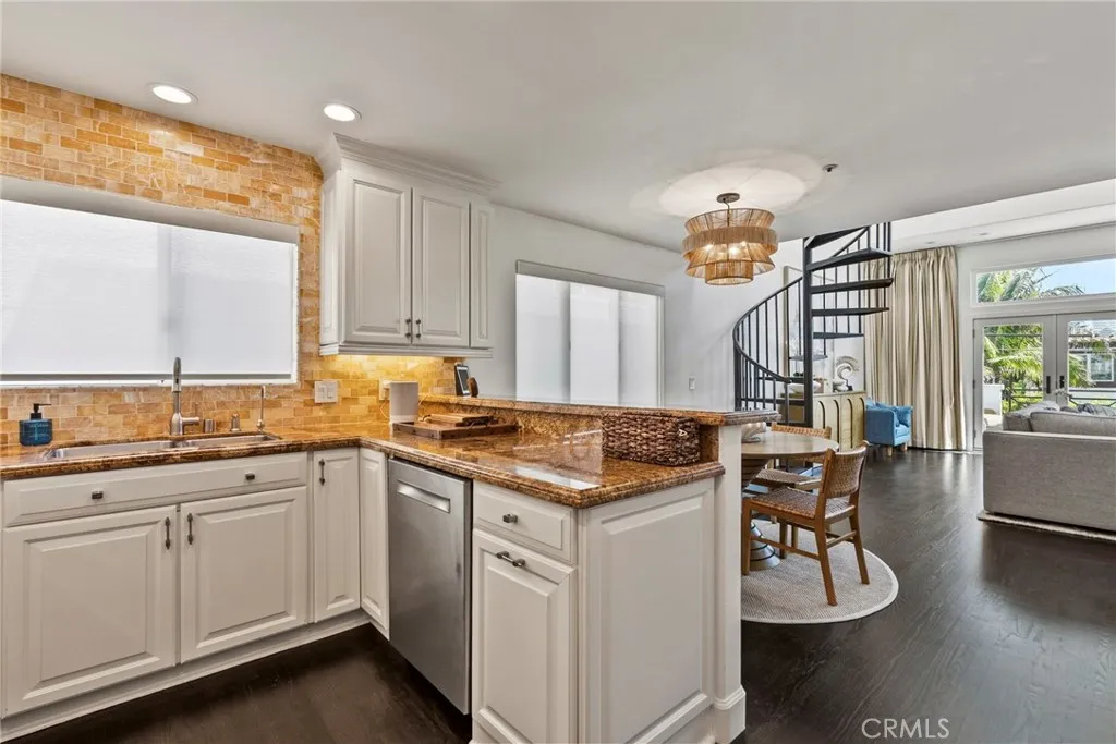 Additional image 11 of 720 Manhattan Beach Blvd, Manhattan Beach, CA 90266