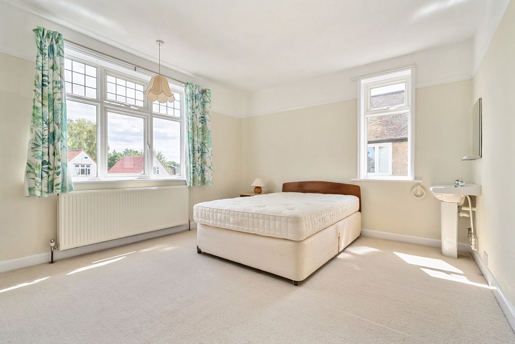 Additional image 9 of 6 bed detached house for saleNorthcourt Avenue, Reading, Berkshire RG2