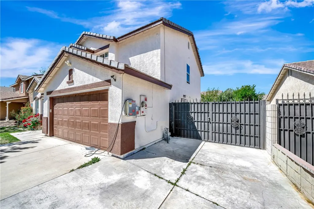 45441 Pickford Ave, Lancaster, CA 93534