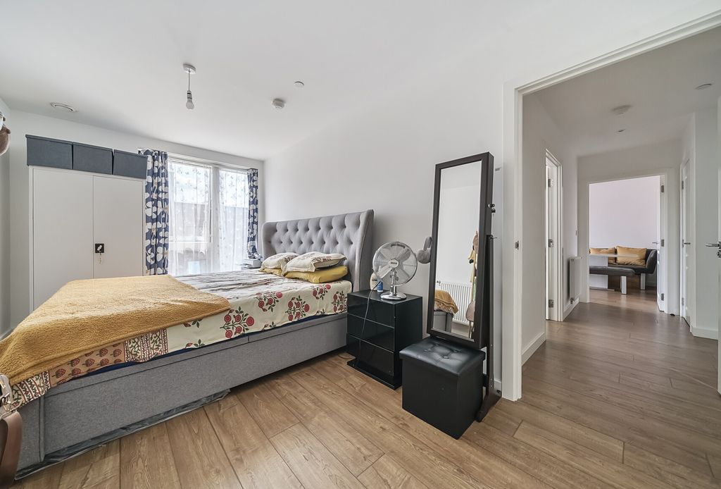 Additional image 4 of 2 bed flat for saleRegal Walk, Bexleyheath DA6