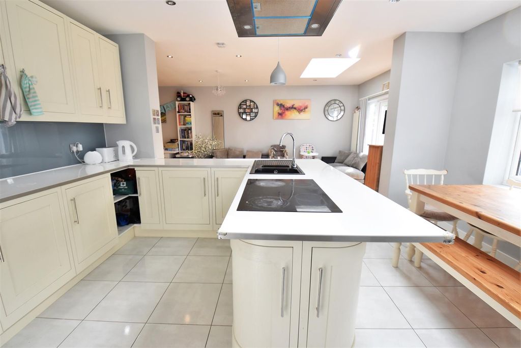 Additional image 15 of 5 bed semi-detached bungalow for saleHadley Road, Belvedere DA17