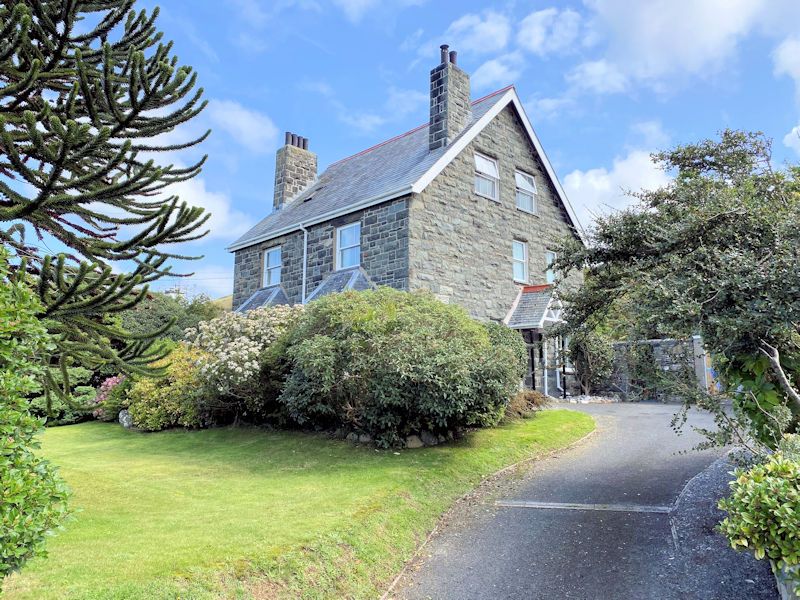 5 bed detached house for saleLlwyngwril LL37
