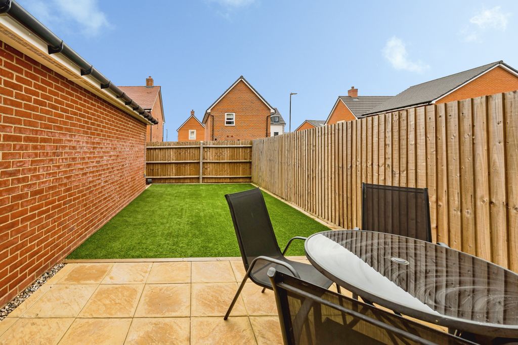Additional image 15 of 4 bed town house for saleGrand Junction, Aylesbury HP22