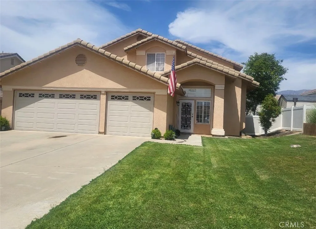 566 Cedar View Dr, Beaumont, CA 92223 photo 2