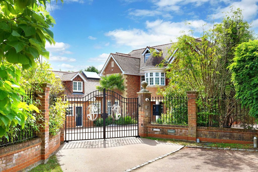 Additional image 28 of 6 bed detached house for salePriests Paddock, Knotty Green, Beaconsfield, Buckinghamshire HP9