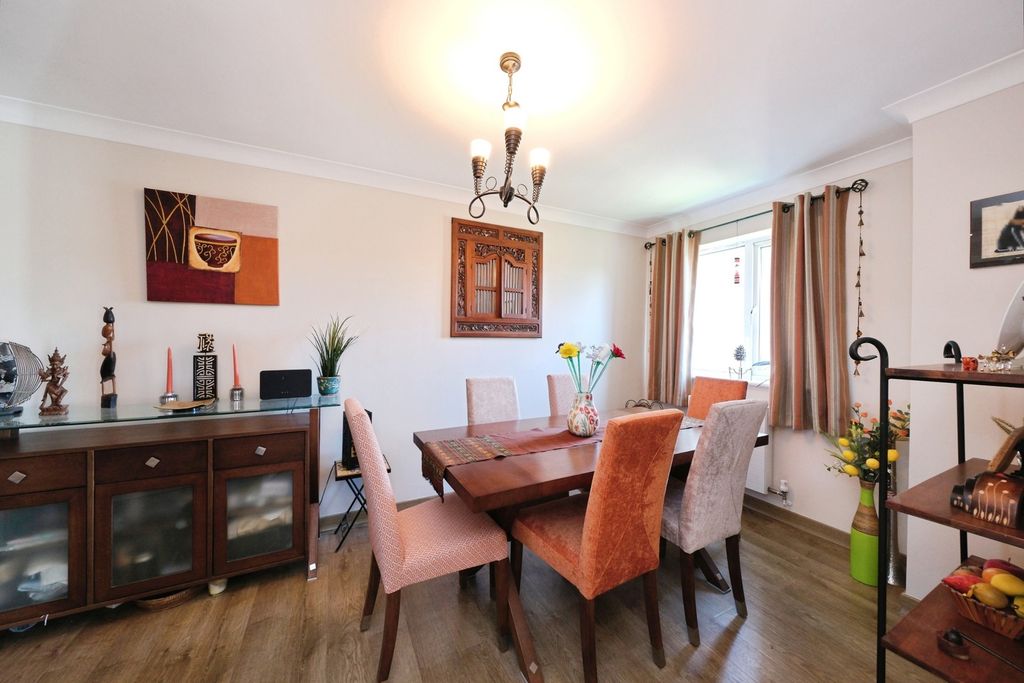 Additional image 3 of 2 bed flat for saleLakeside Boulevard, Doncaster, South Yorkshire DN4