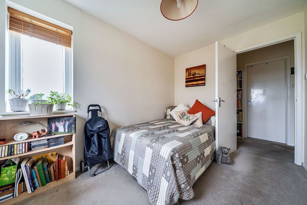 Additional image 15 of 2 bed flat for saleFarriers Close, Billingshurst RH14
