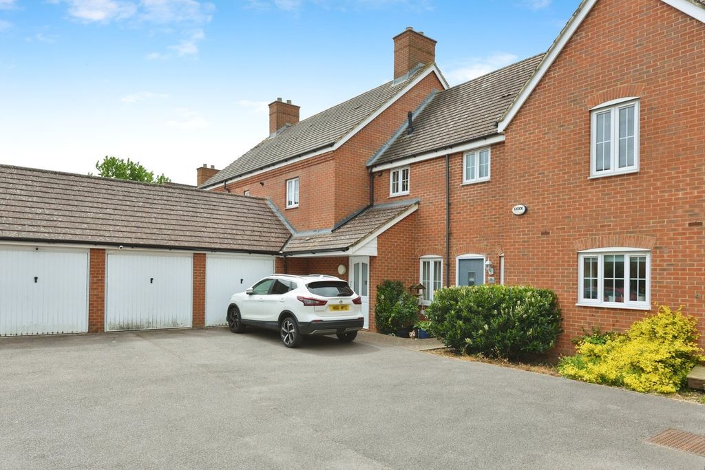 2 bed flat for saleSt Johns Road, Arlesey SG15