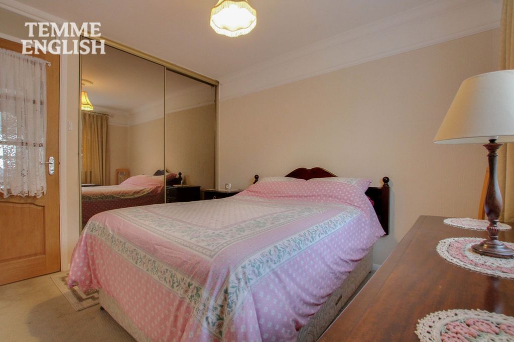 Additional image 10 of 2 bed flat for saleThe Vale, Basildon SS16