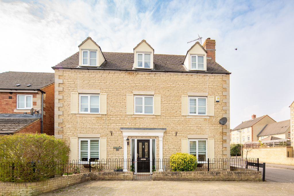 Additional image 2 of 5 bed detached house for saleMallards Way, Bicester OX26