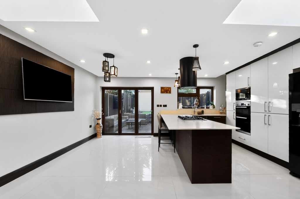 Additional image 6 of 3 bed semi-detached house for saleBeeston Close, Watford WD19