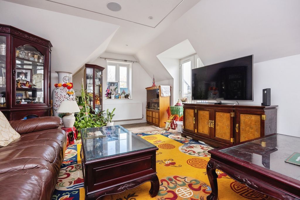 Additional image 2 of 2 bed maisonette for saleEggars Hill, Aldershot, Hampshire GU11