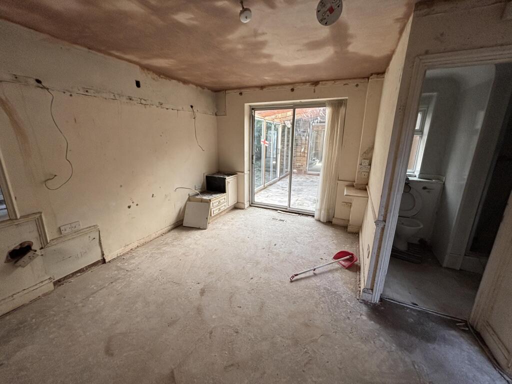 Additional image 5 of 84 Mount Pleasant Lane, Bricket Wood, St. Albans, Hertfordshire, AL2