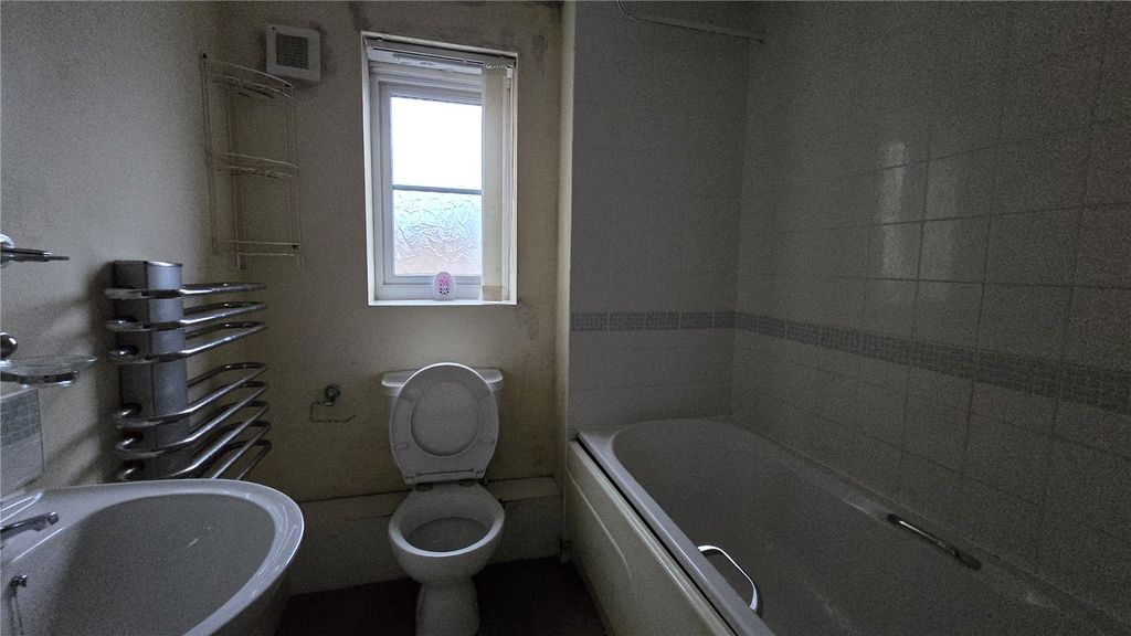 Additional image 3 of 3 bed flat for saleFirbank Close, Ashton-Under-Lyne, Greater Manchester OL7
