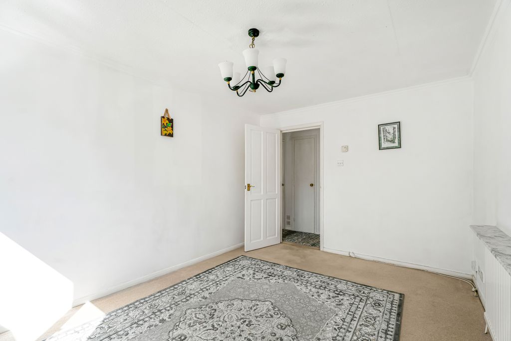 Additional image 2 of 2 bed flat for saleSt Johns Well Court, Berkhamsted HP4