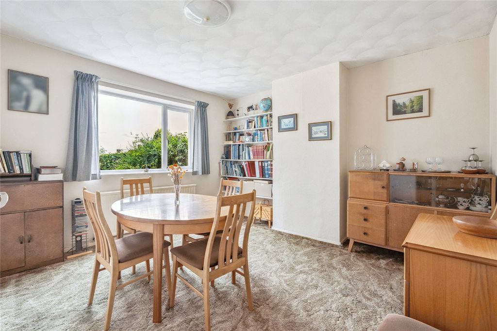 Additional image 2 of 4 bed semi-detached house for saleDellfield Close, Berkhamsted, Hertfordshire HP4