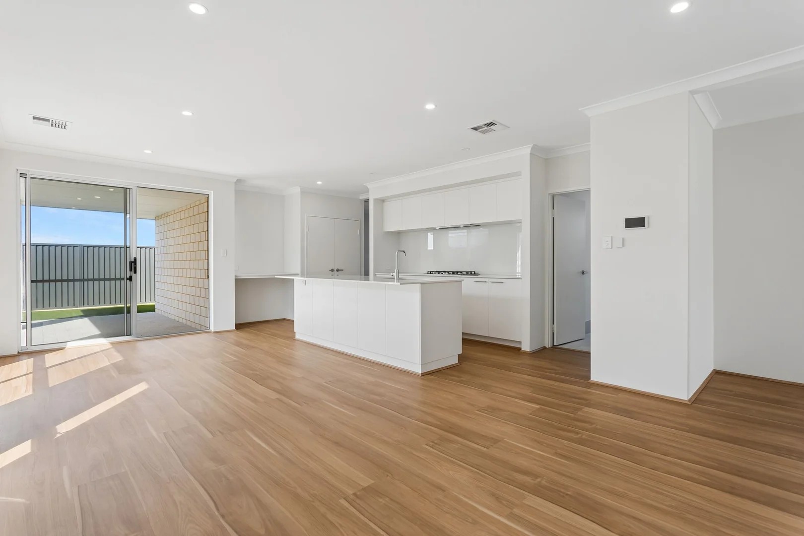 14 Junonia Wy, Jindalee WA 6036 photo 3