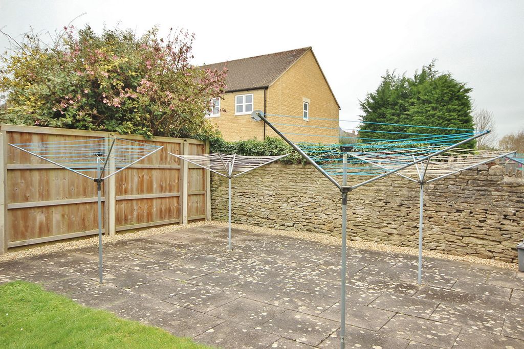 Additional image 12 of 1 bed flat for saleBurford Road, Carterton OX18